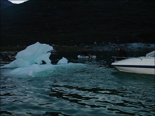 20030720_09_Tasiussaq_isbjerg_flytning.jpg